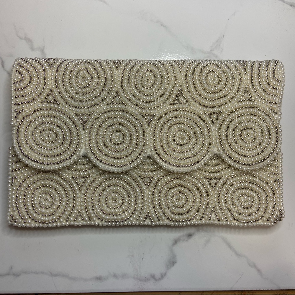 NWOT Lulus My Magic Moment White Pearl Clutch - Picture 2 of 10